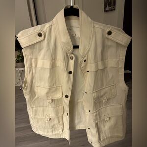 Never worn Anthropologie cargo vest in soft cream XS
